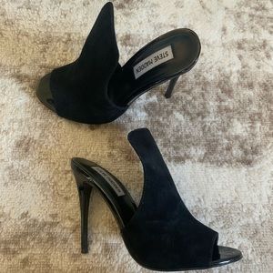 Steve Madden heel, black. Size 7